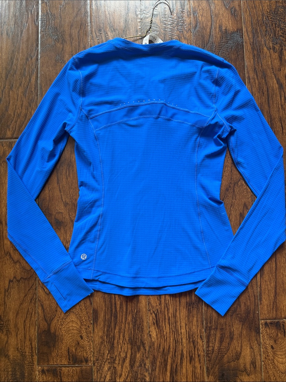 NWT!  Lululemon Ventilated Mesh-Back Run Long Sleeve, size 6 - Picture 8 of 10